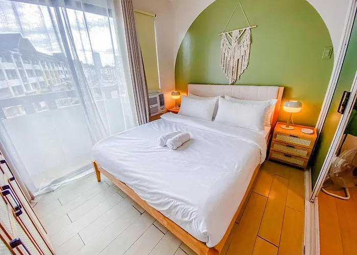 Cozy Oasis Free Pool, Netflix, Playground Apartment Manila